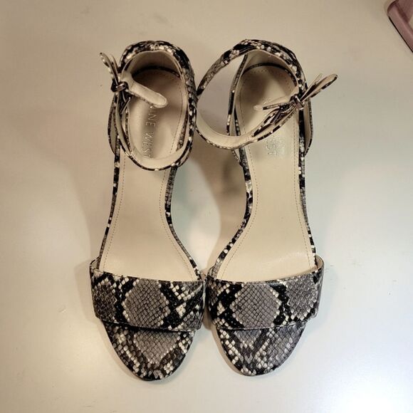 NINE WEST WOMEN"S SNAKESKIN PRINT DESIGN OPEN TOE SANDAL - Picture 3 of 16